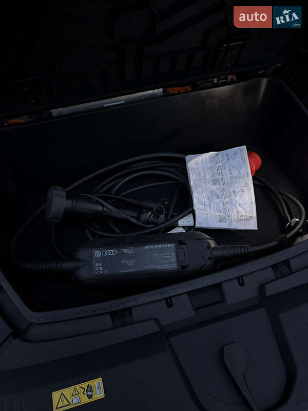 Внедорожник / Кроссовер Audi e-tron Sportback 2021 в Дубно