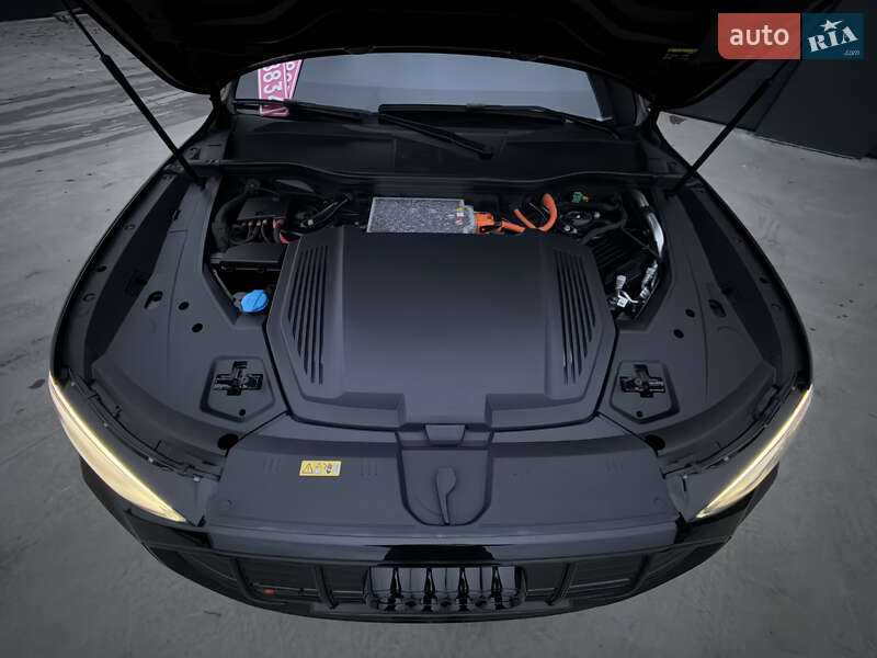 Внедорожник / Кроссовер Audi e-tron Sportback 2021 в Дубно