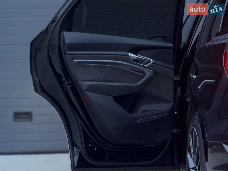 Внедорожник / Кроссовер Audi e-tron Sportback 2021 в Дубно