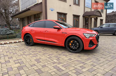 Позашляховик / Кросовер Audi e-tron Sportback 2021 в Кременчуці