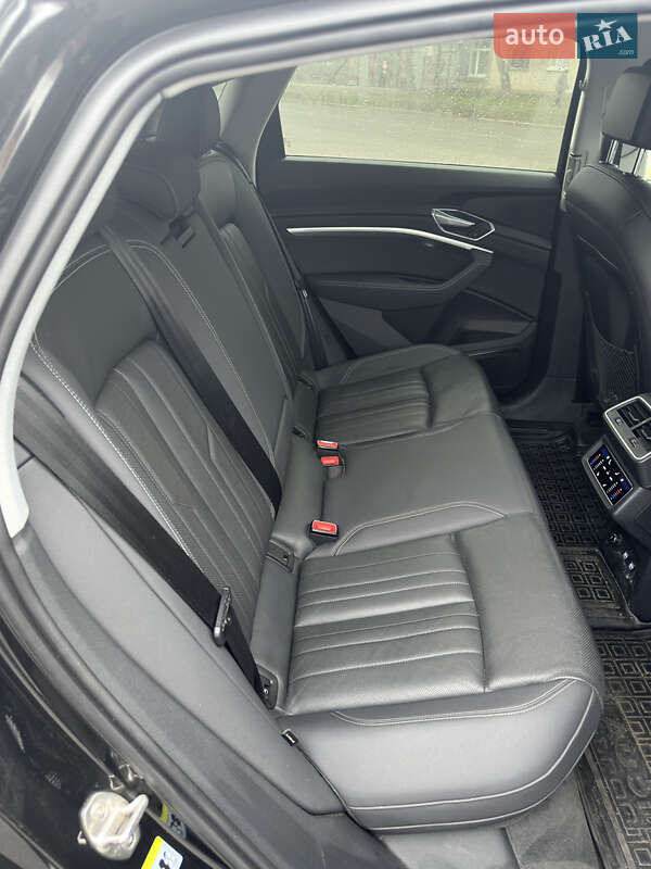 Позашляховик / Кросовер Audi e-tron Sportback 2020 в Вінниці