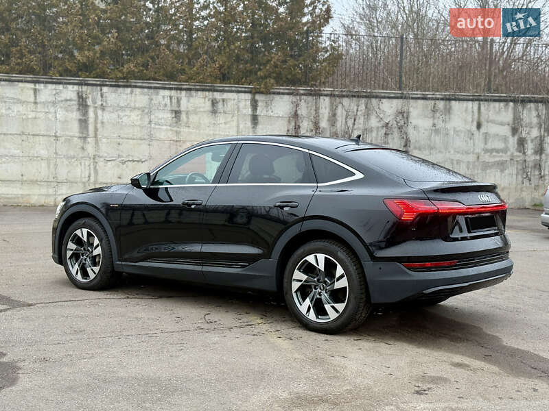 Позашляховик / Кросовер Audi e-tron Sportback 2022 в Рівному фото 16 Позашляховик / Кросовер Audi e-tron Sportback 2022 в Рівному