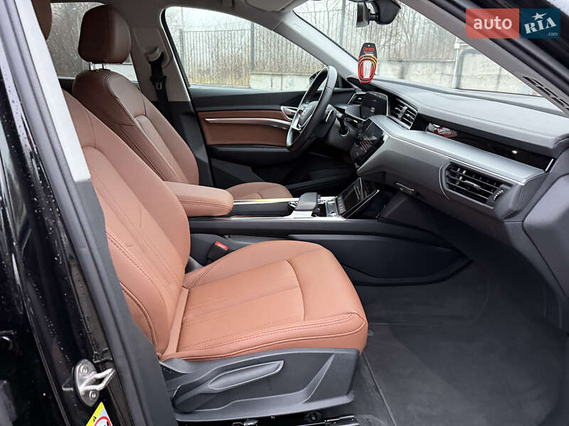 Позашляховик / Кросовер Audi e-tron Sportback 2022 в Рівному фото 27 Позашляховик / Кросовер Audi e-tron Sportback 2022 в Рівному