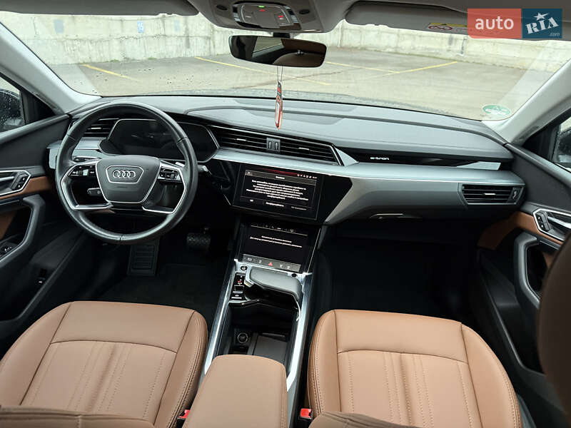 Позашляховик / Кросовер Audi e-tron Sportback 2022 в Рівному фото 37 Позашляховик / Кросовер Audi e-tron Sportback 2022 в Рівному
