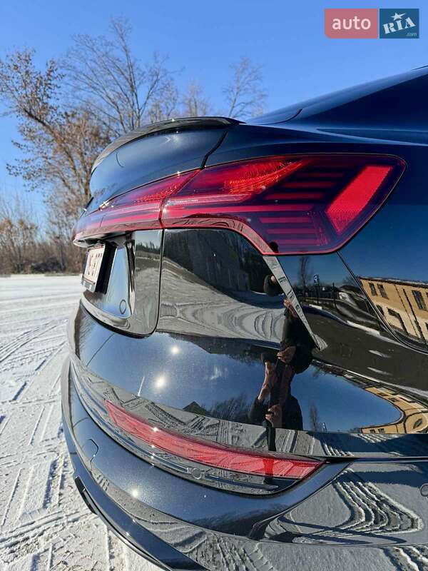Внедорожник / Кроссовер Audi e-tron Sportback 2021 в Киеве