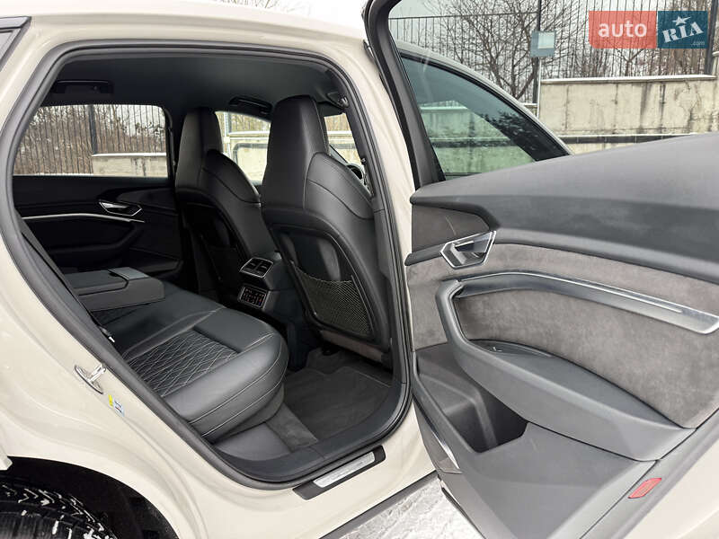 Внедорожник / Кроссовер Audi e-tron Sportback 2020 в Ровно фото 52 Внедорожник / Кроссовер Audi e-tron Sportback 2020 в Ровно