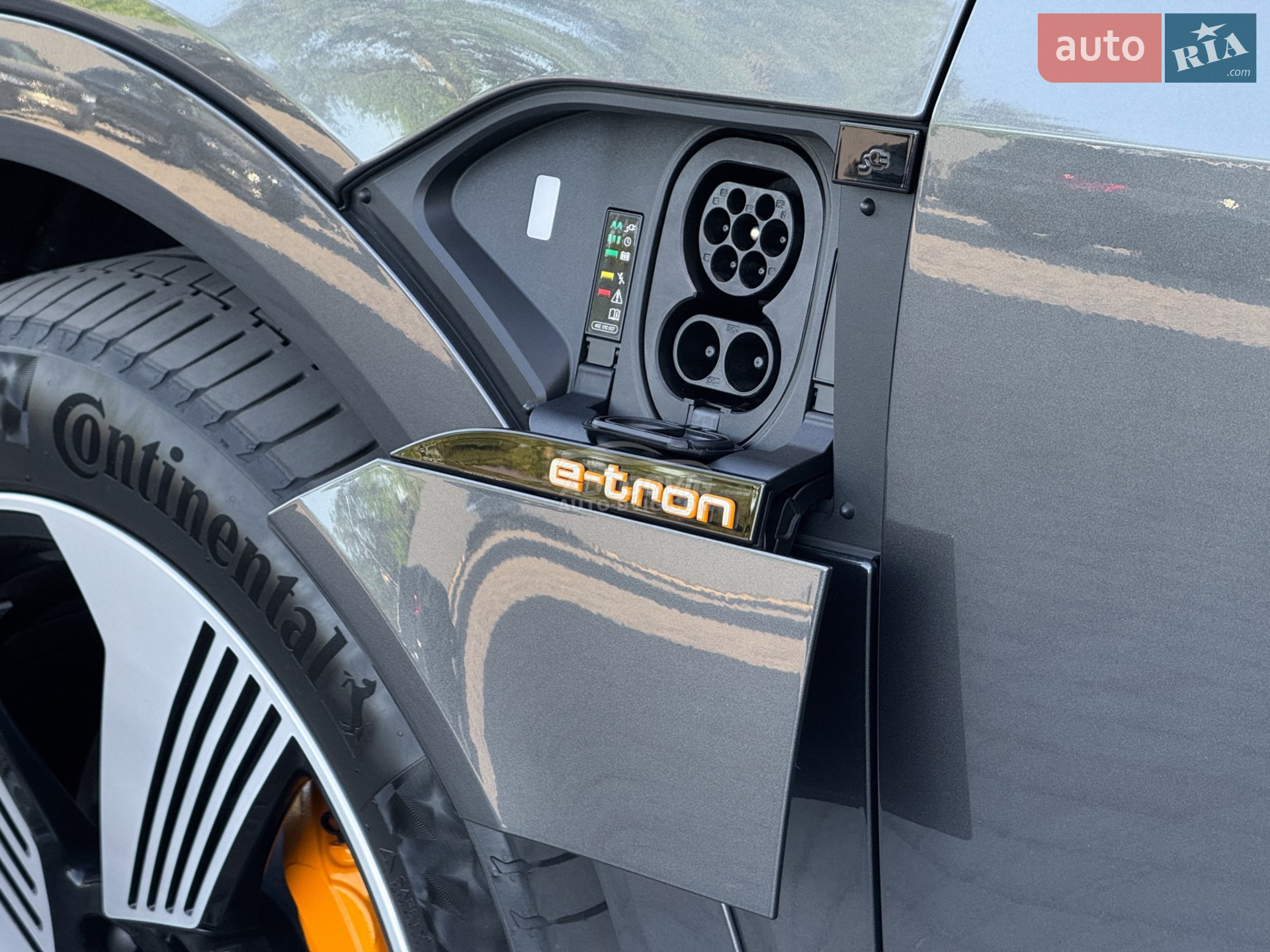 2020 Audi e-tron Sportback - мініатюра 2