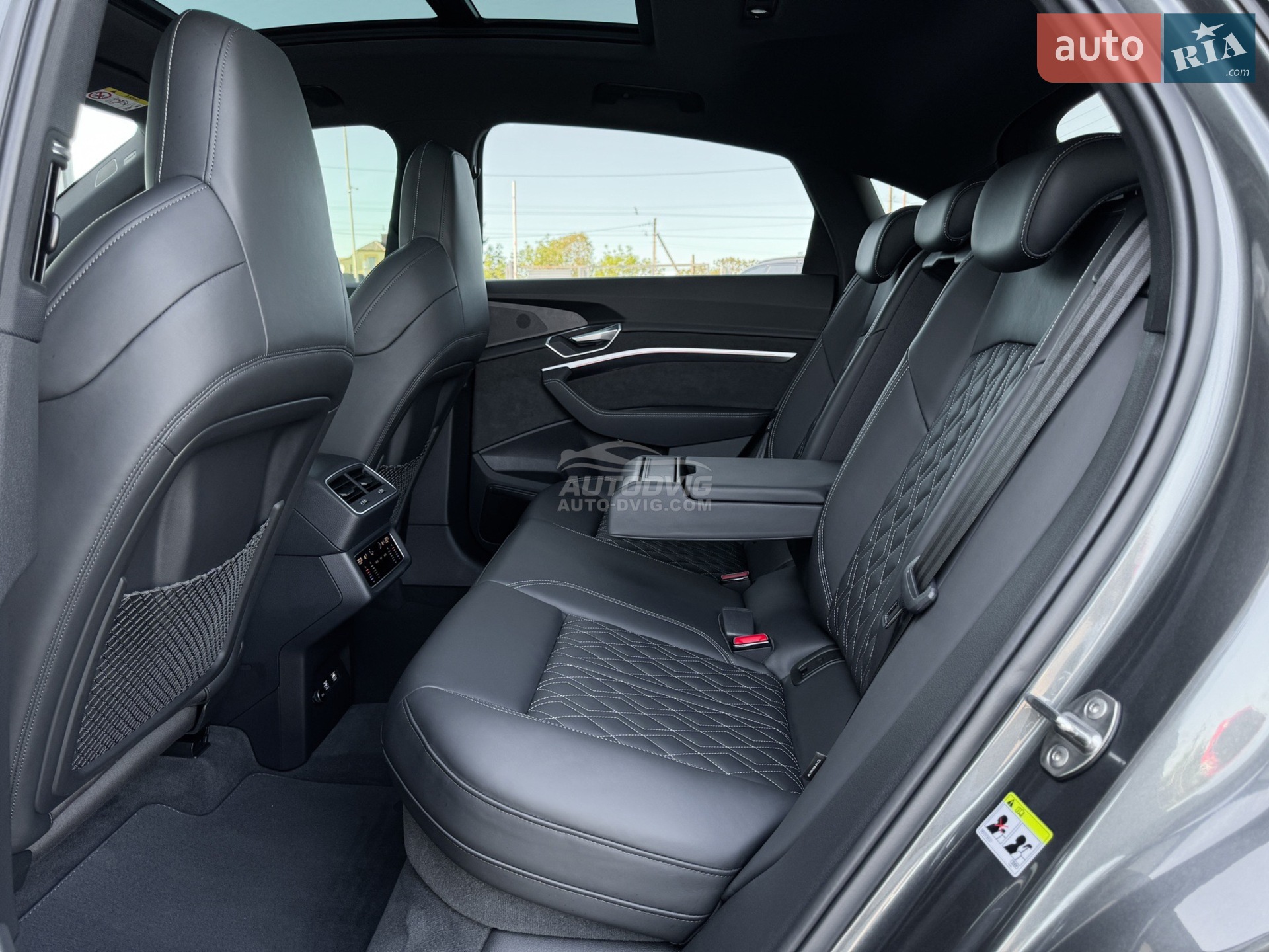 2020 Audi e-tron Sportback - мініатюра 12