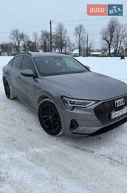 Позашляховик / Кросовер Audi e-tron Sportback 2020 в Києві