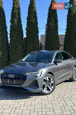 Позашляховик / Кросовер Audi e-tron Sportback 2022 в Виноградові