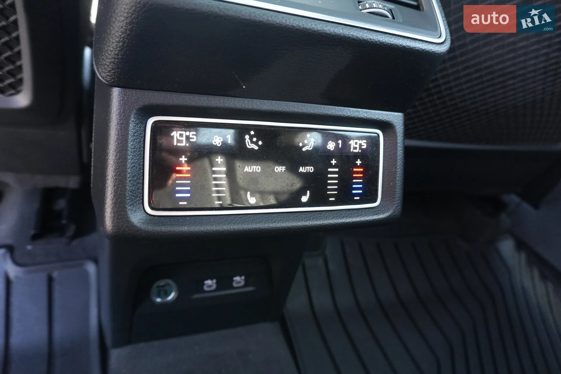2020 Audi e-tron Sportback - мініатюра 11