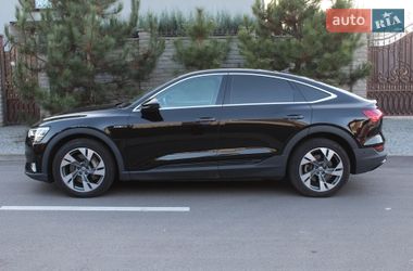 Позашляховик / Кросовер Audi e-tron Sportback 2022 в Києві