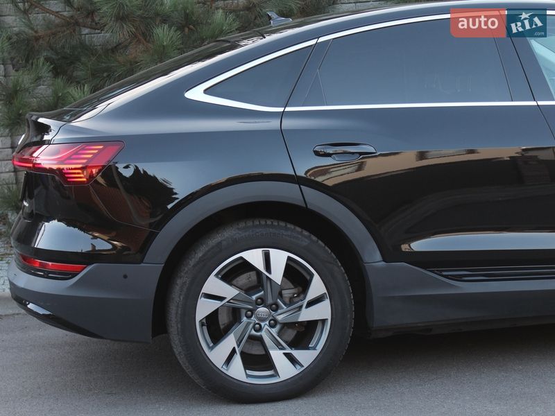 Внедорожник / Кроссовер Audi e-tron Sportback 2022 в Киеве