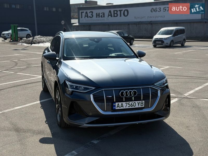 Внедорожник / Кроссовер Audi e-tron Sportback 2020 в Киеве