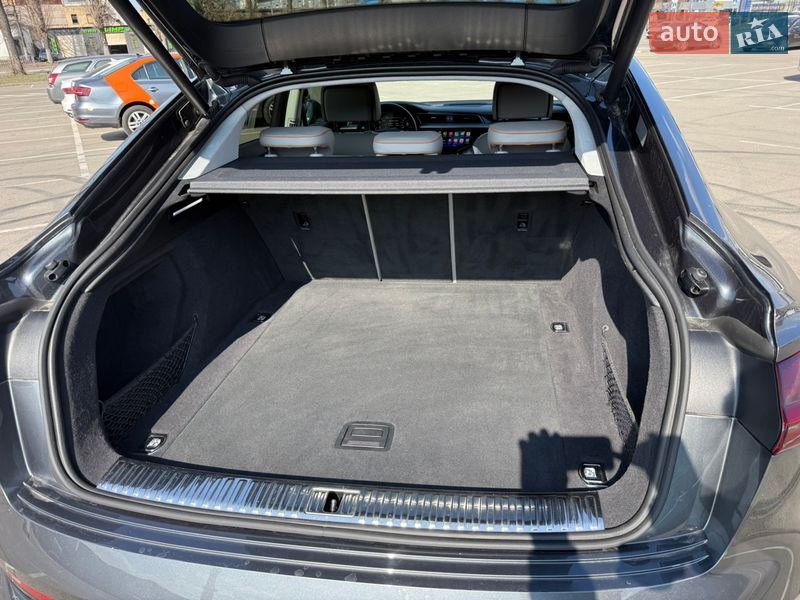 Внедорожник / Кроссовер Audi e-tron Sportback 2020 в Киеве