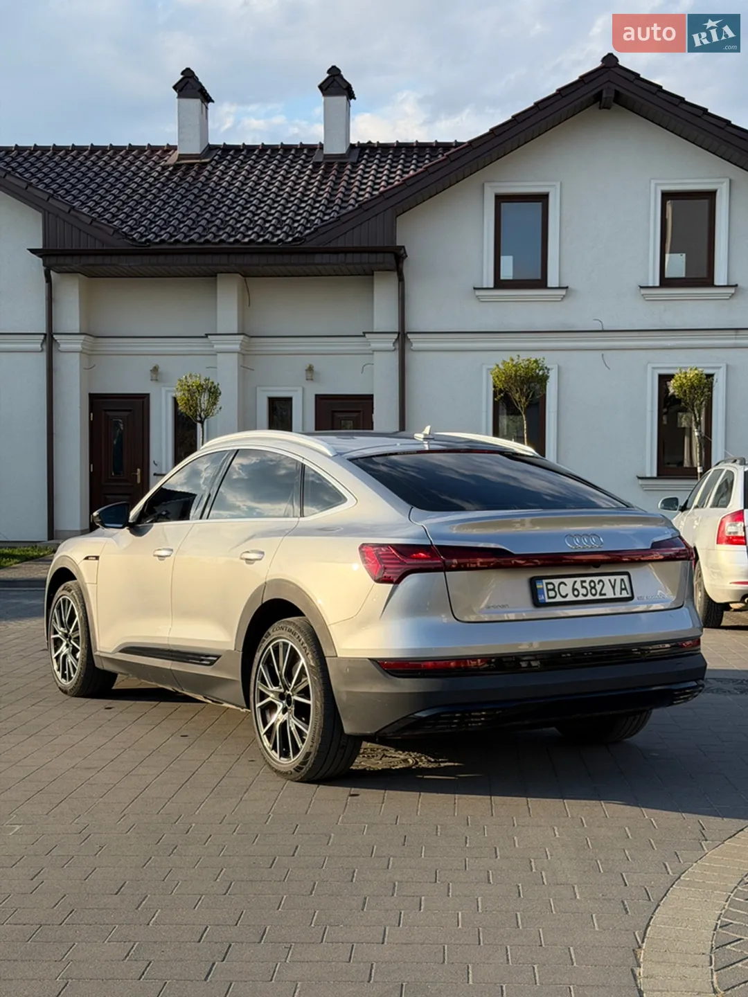2020 Audi e-tron Sportback - мініатюра 5
