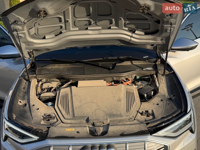 Внедорожник / Кроссовер Audi e-tron Sportback 2020 в Львове
