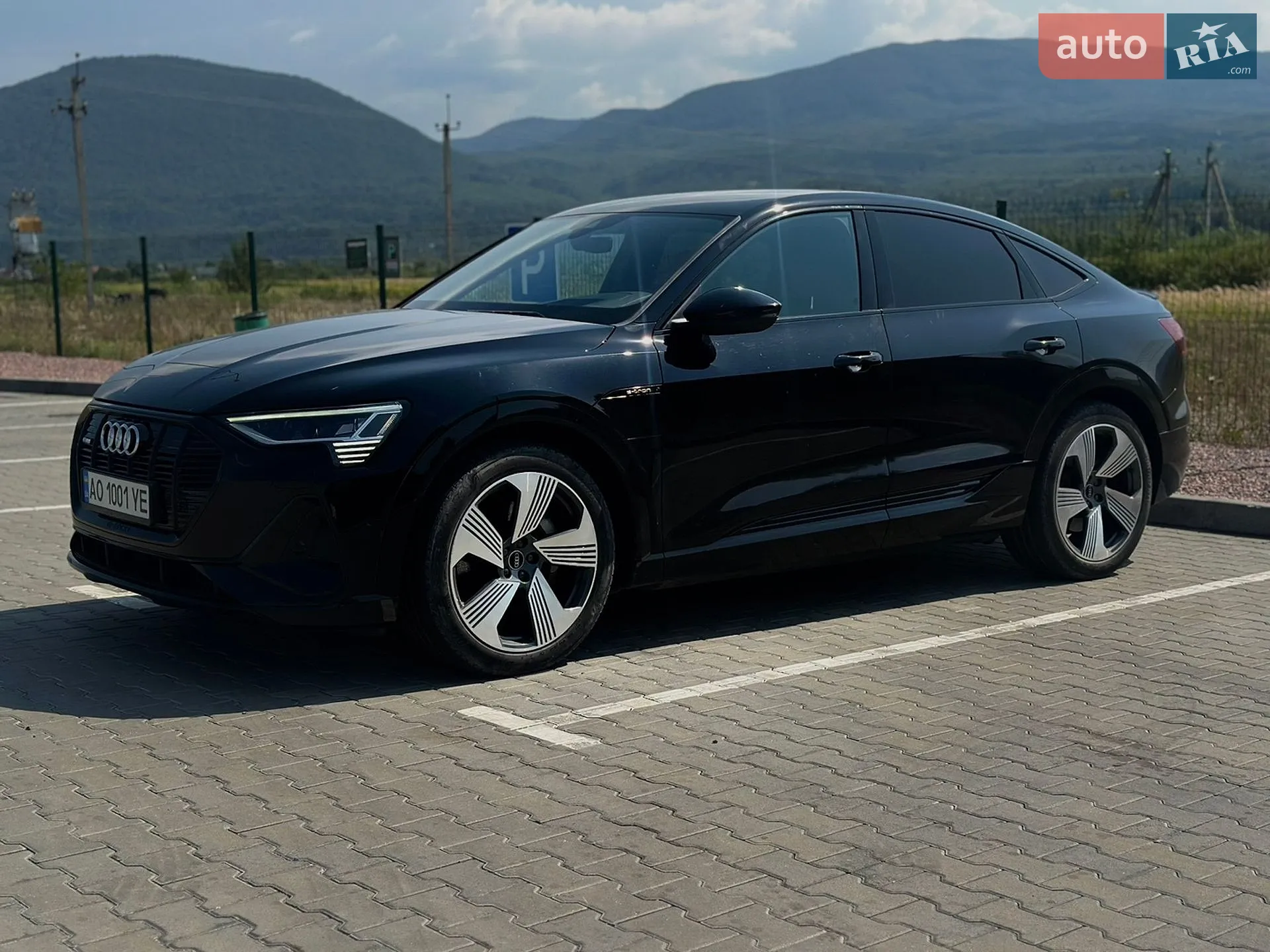 2020 Audi e-tron Sportback - мініатюра 2