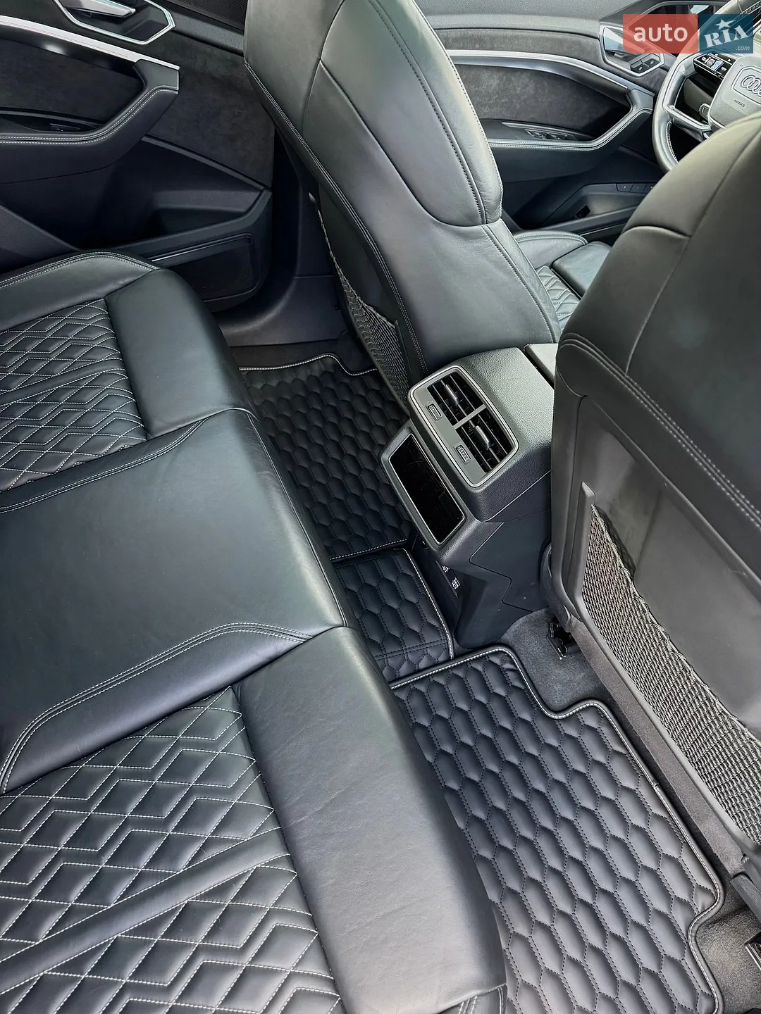 2020 Audi e-tron Sportback - мініатюра 38