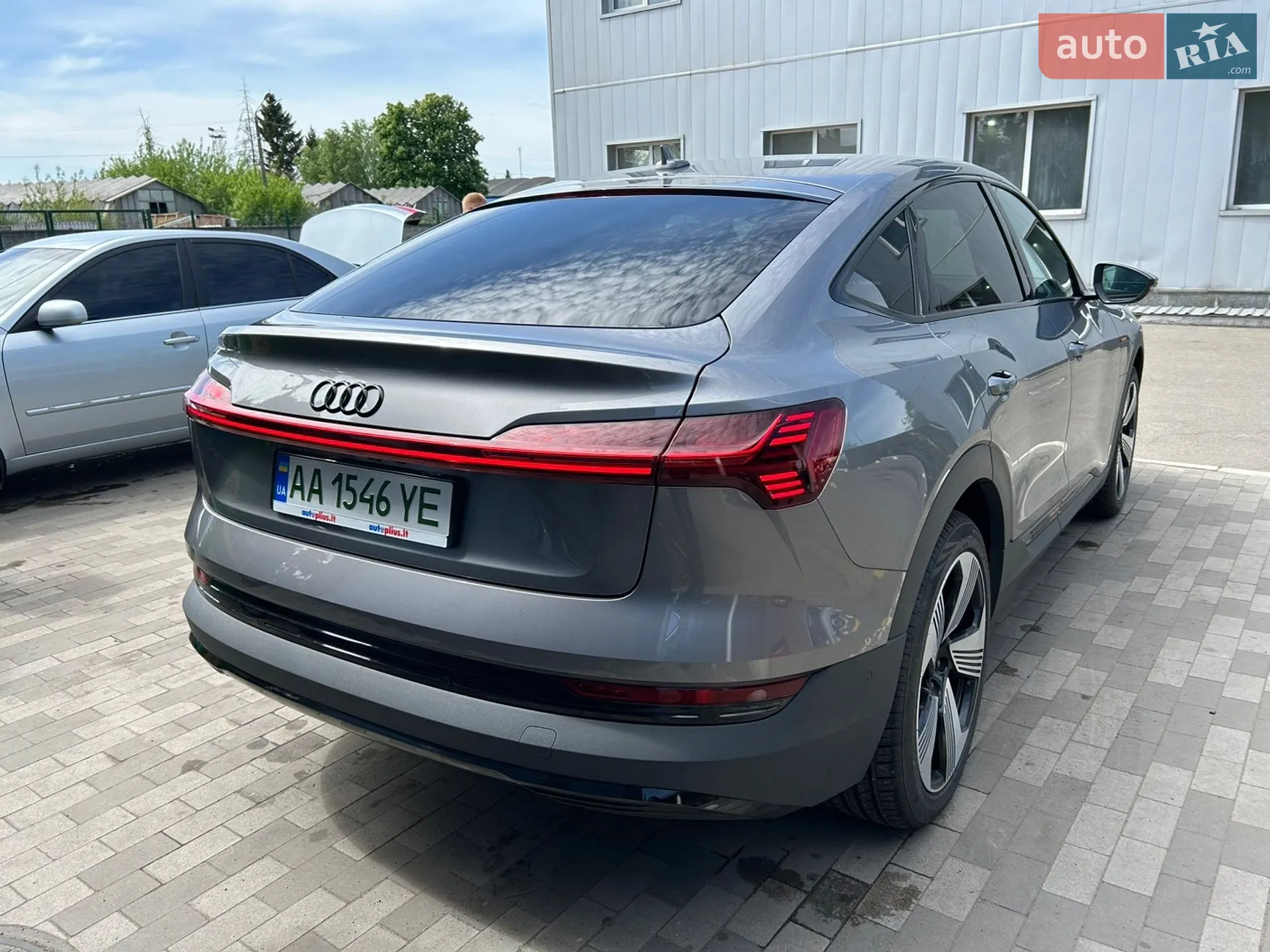 2022 Audi e-tron Sportback - мініатюра 11