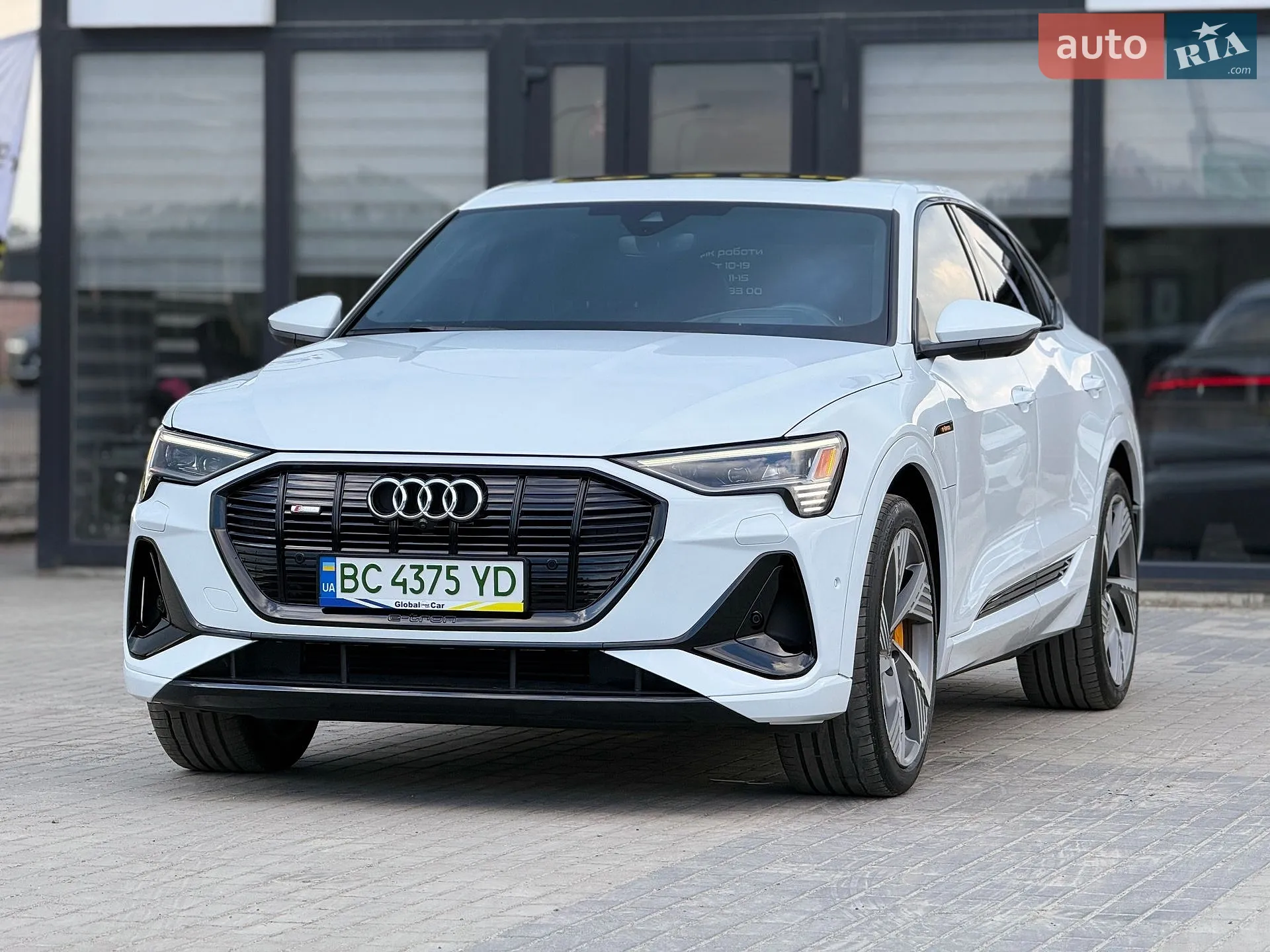 2022 Audi e-tron Sportback - мініатюра 2