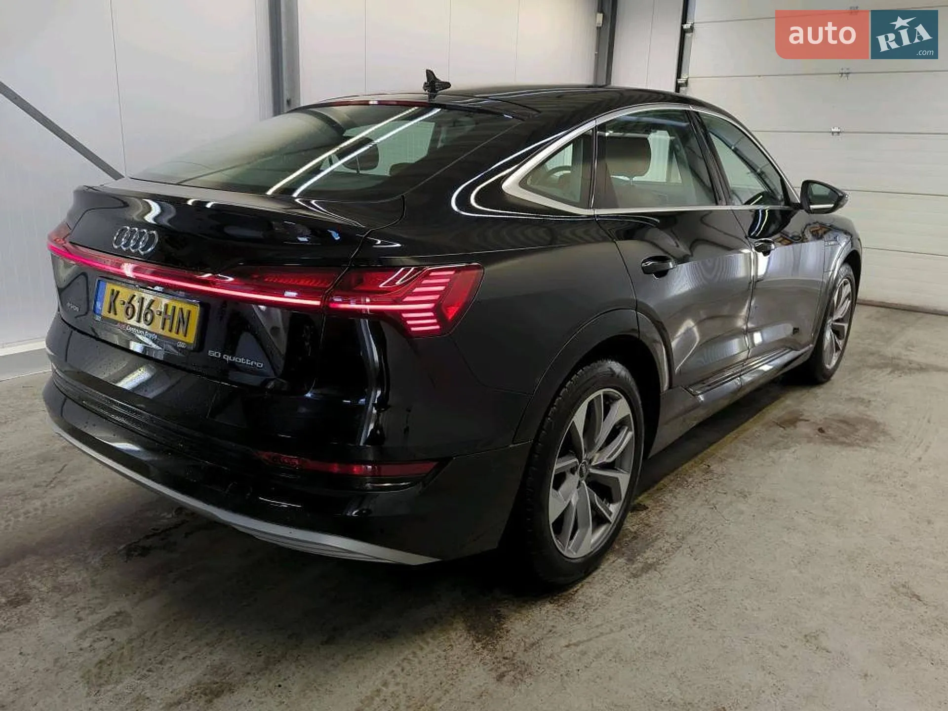 2020 Audi e-tron Sportback - мініатюра 2