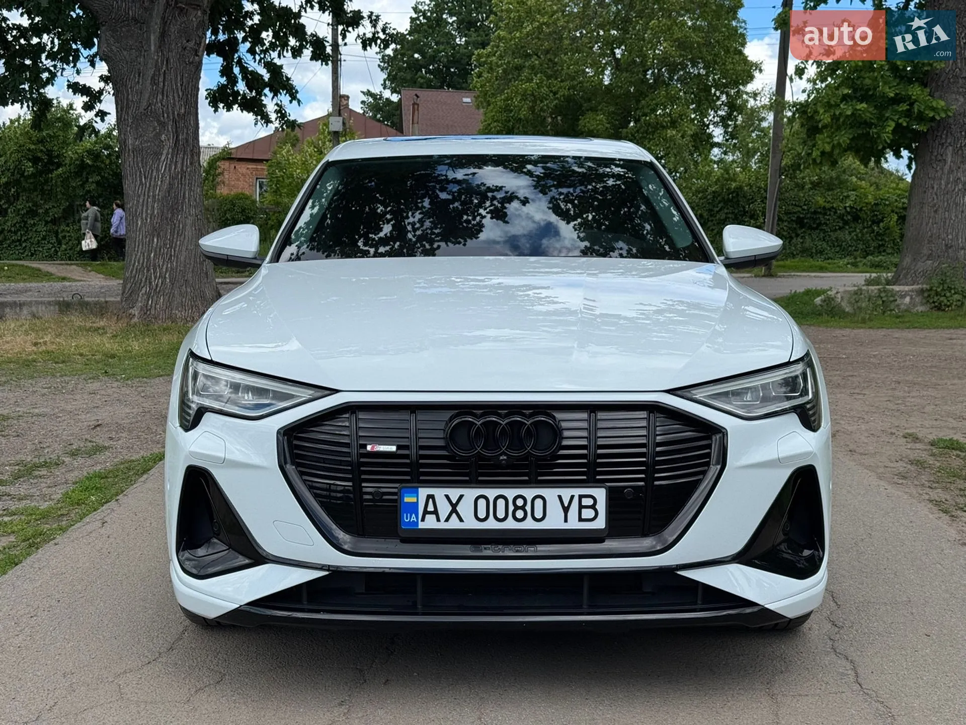 2020 Audi e-tron Sportback - мініатюра 2
