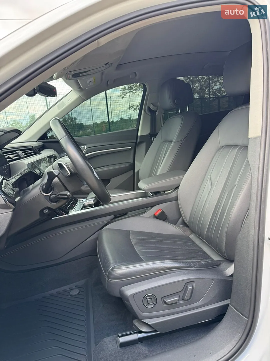 2020 Audi e-tron Sportback - мініатюра 19