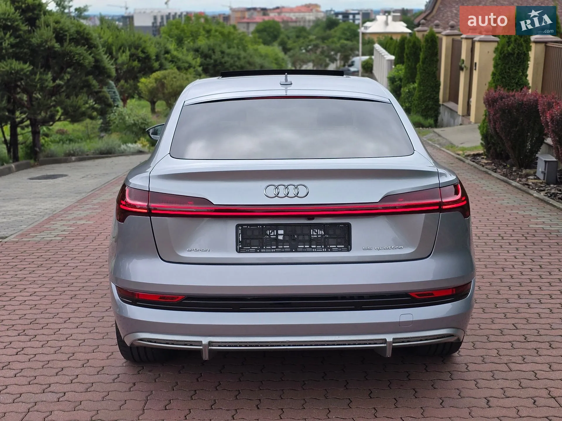 2020 Audi e-tron Sportback - мініатюра 2