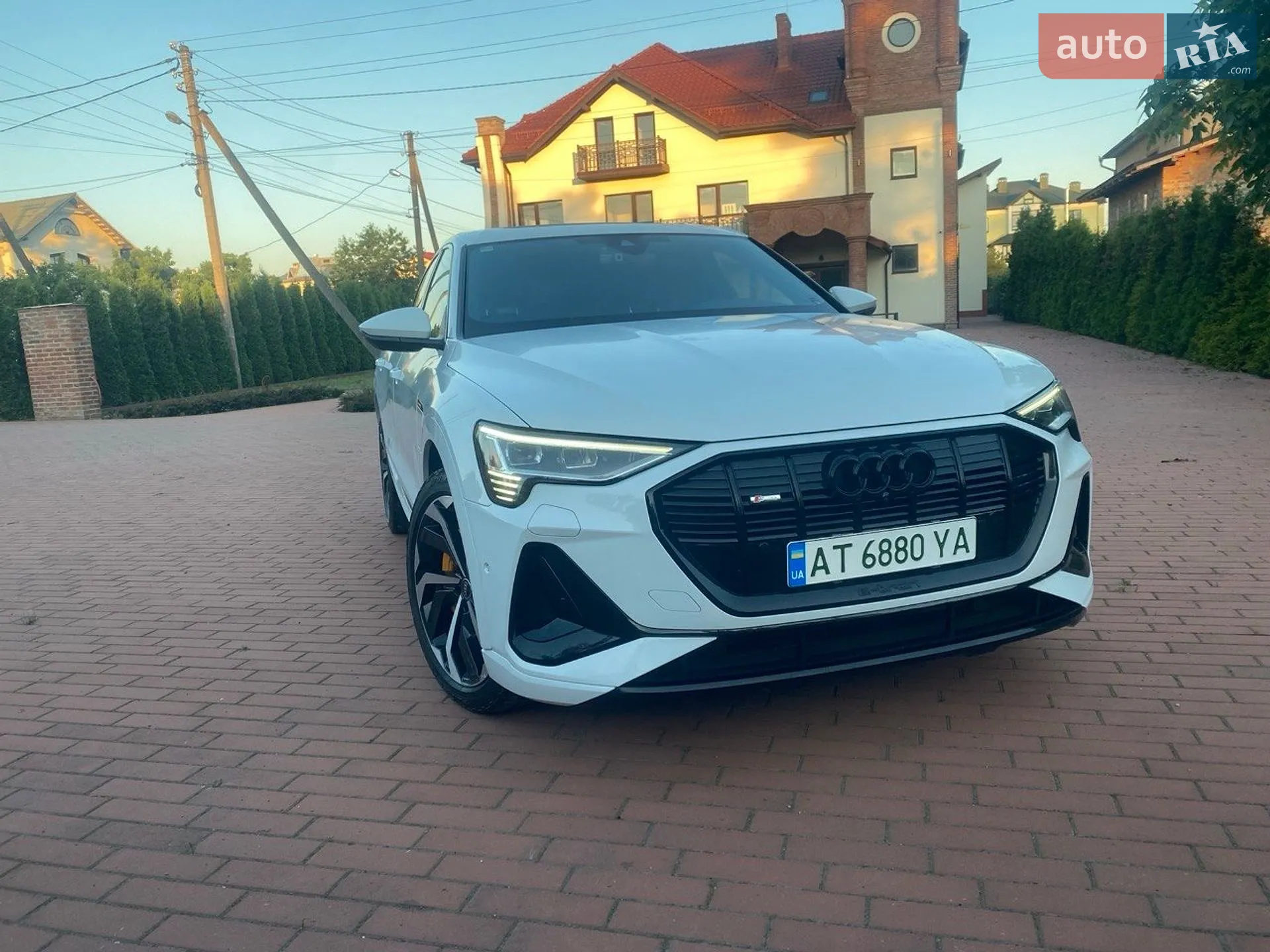 2022 Audi e-tron Sportback - мініатюра 2