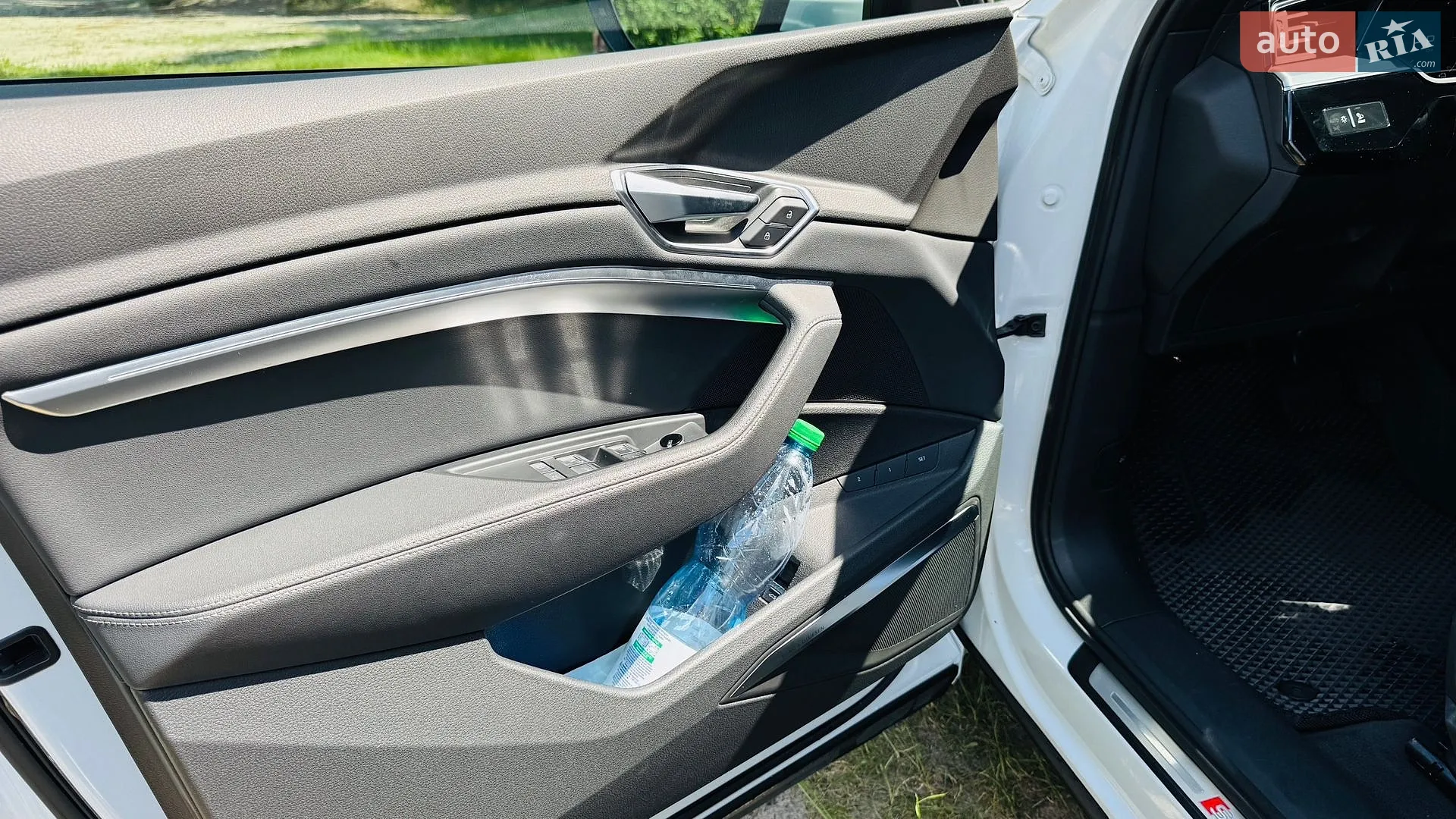 2020 Audi e-tron Sportback - мініатюра 14