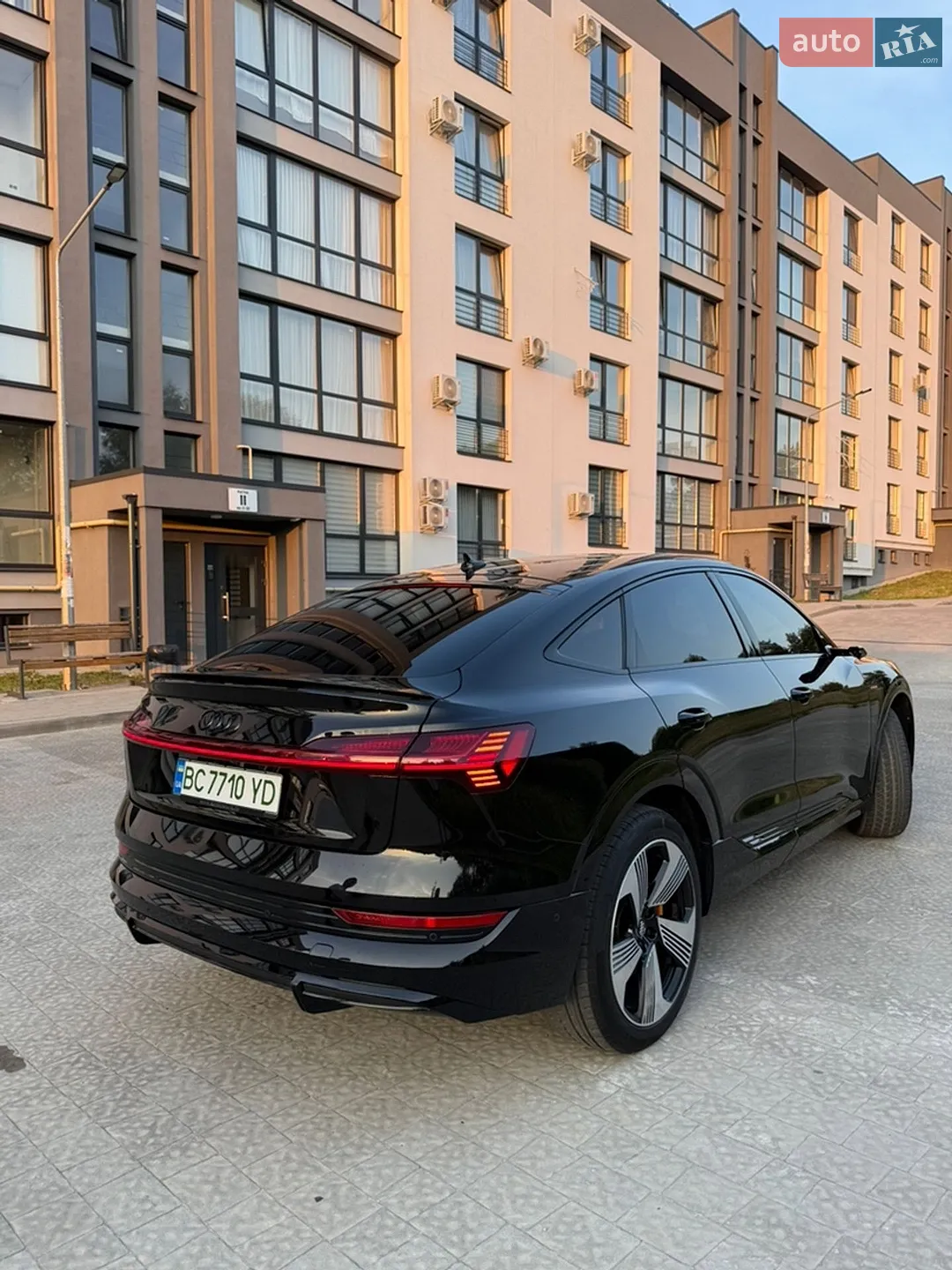 2020 Audi e-tron Sportback - мініатюра 14