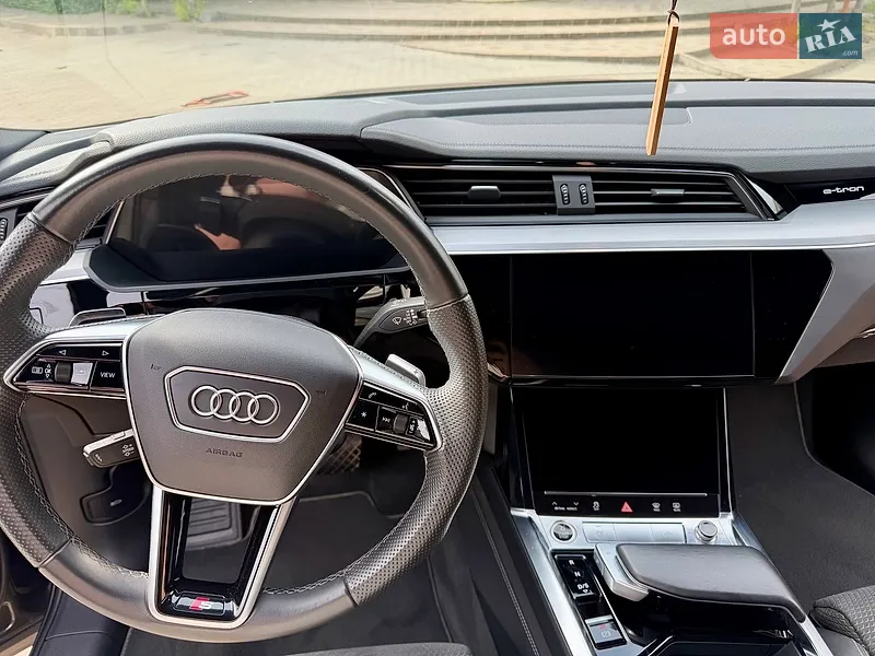 Audi e-tron Sportback 2021 VIN WAUZZZGE6MB040772 фото оголошення 13 з 60
