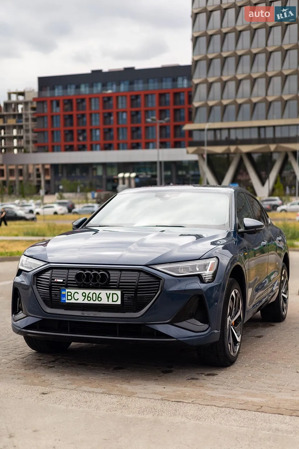 2020 Audi e-tron Sportback - мініатюра 3