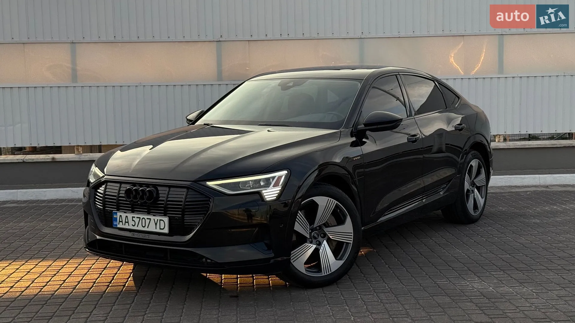 2020 Audi e-tron Sportback - фото 1