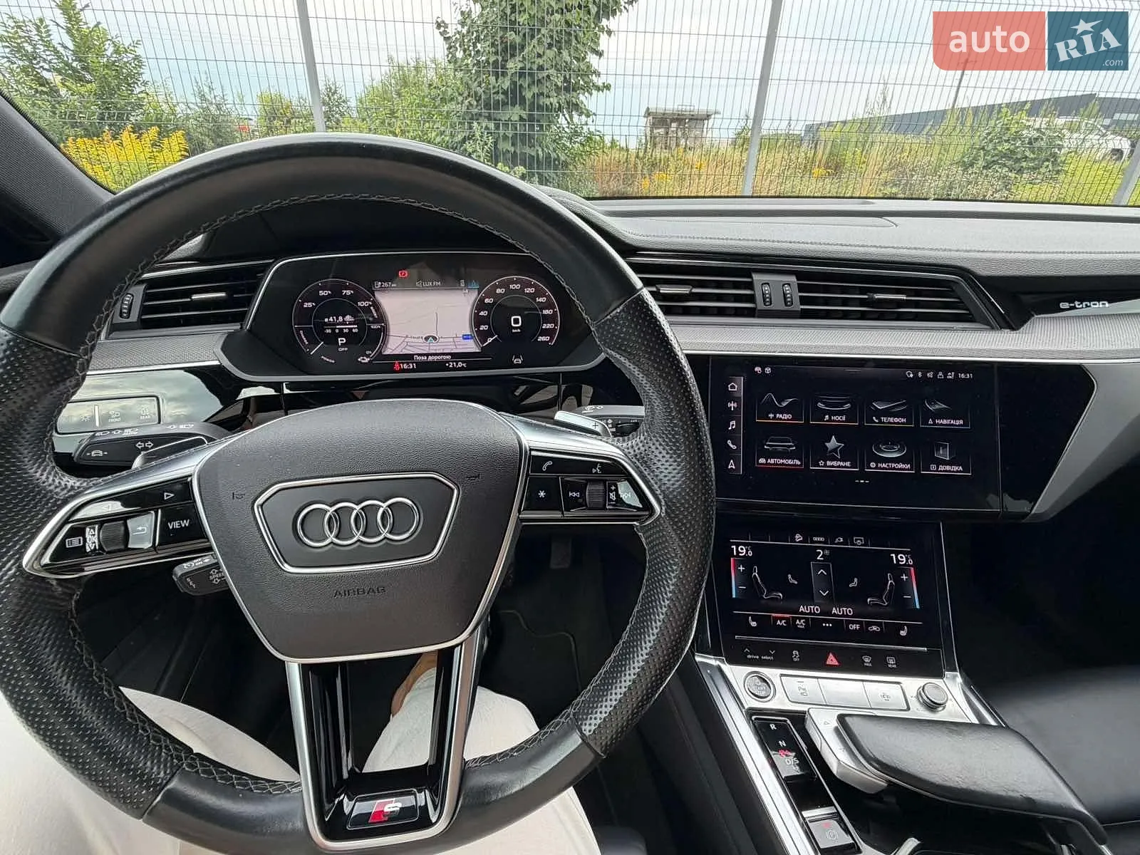 2022 Audi e-tron Sportback - мініатюра 8