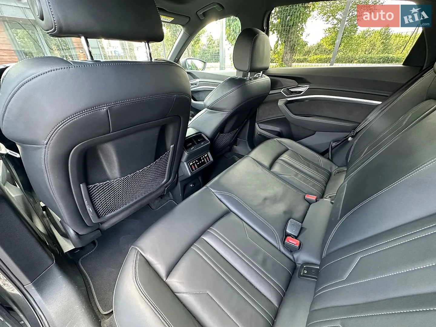 2020 Audi e-tron Sportback - мініатюра 26