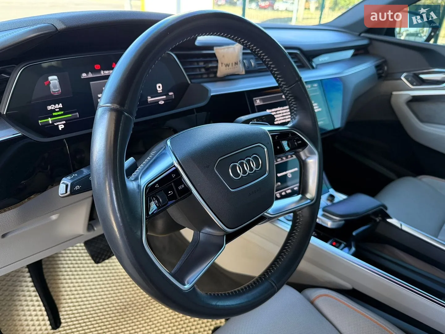 2020 Audi e-tron Sportback - мініатюра 10