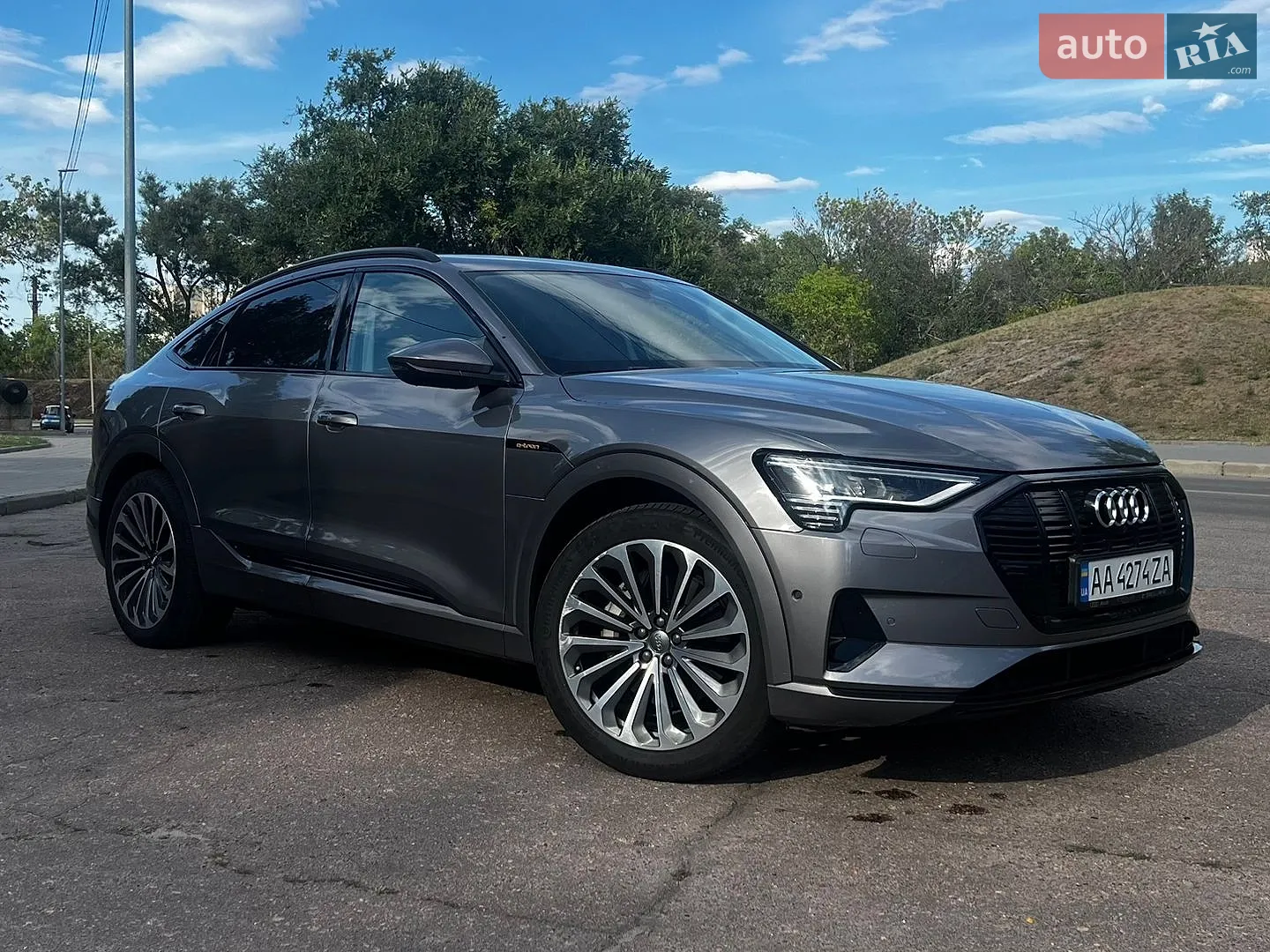 2020 Audi e-tron Sportback - фото 1