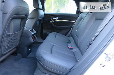Позашляховик / Кросовер Audi e-tron 2019 в 