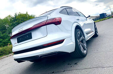 Внедорожник / Кроссовер Audi e-tron 2021 в Днепре