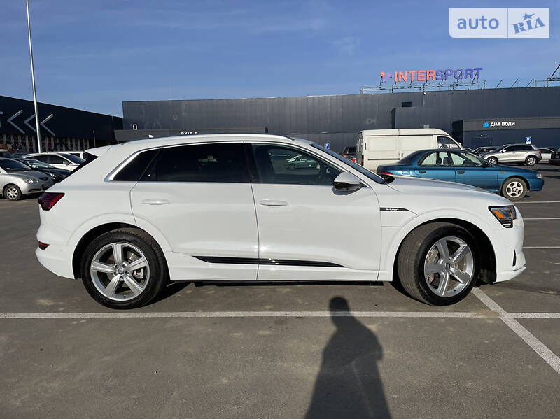 Внедорожник / Кроссовер Audi e-tron 2019 в Днепре фото 4 Внедорожник / Кроссовер Audi e-tron 2019 в Днепре