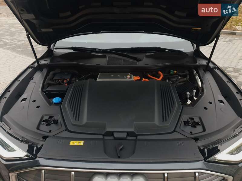 Внедорожник / Кроссовер Audi e-tron 2019 в Хмельницком