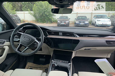 Позашляховик / Кросовер Audi e-tron 2021 в Рівному