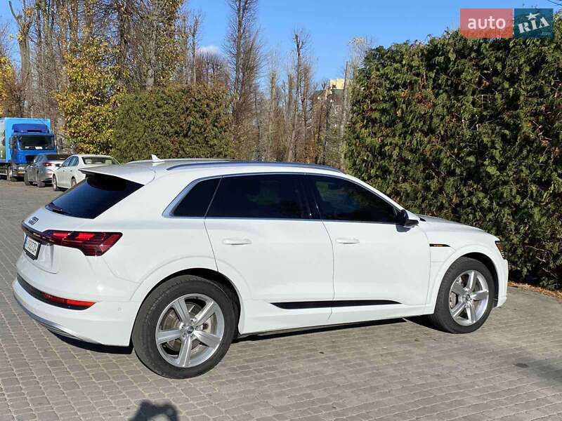Позашляховик / Кросовер Audi e-tron 2019 в Львові