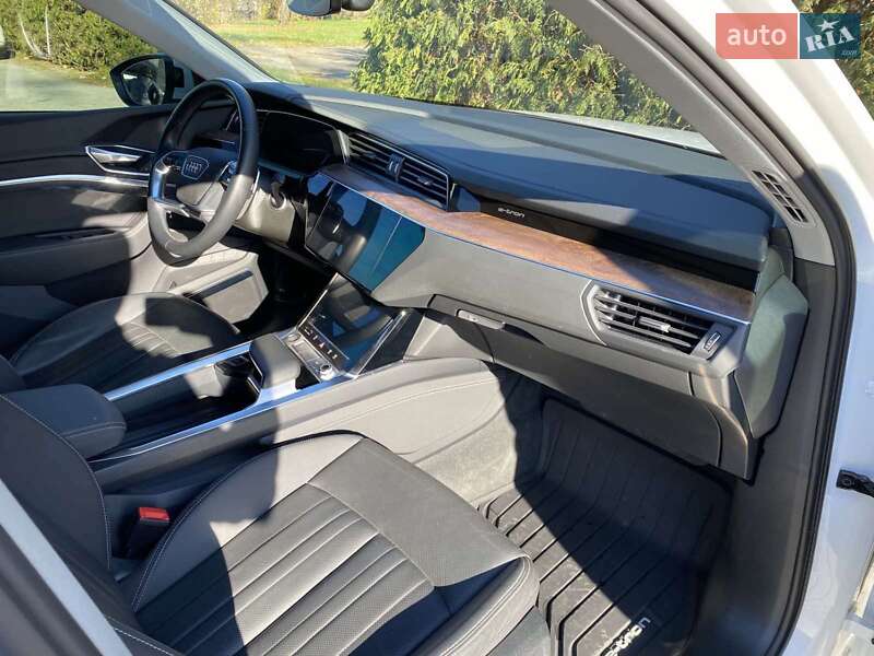Позашляховик / Кросовер Audi e-tron 2019 в Львові