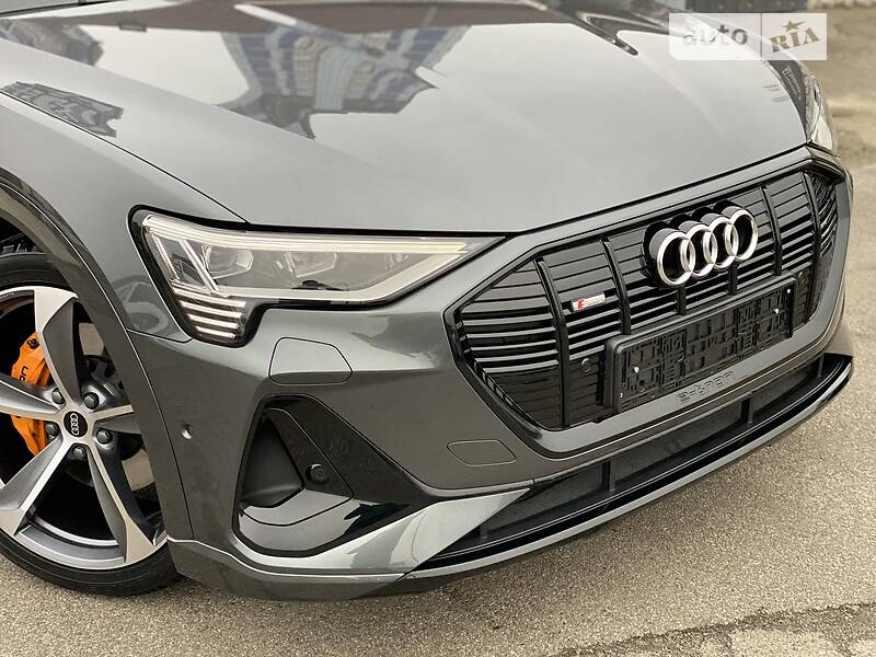 Позашляховик / Кросовер Audi e-tron 2022 в Києві