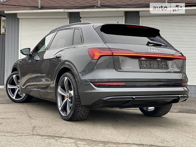 Позашляховик / Кросовер Audi e-tron 2022 в Києві