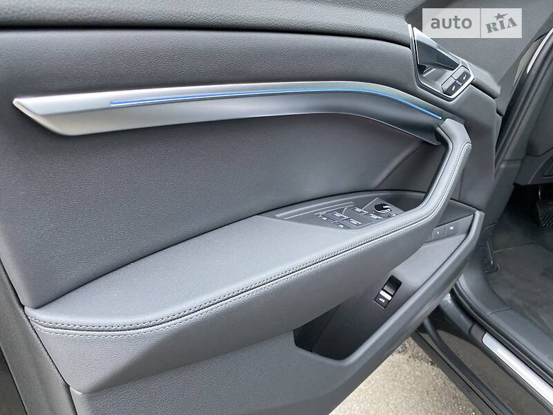 Позашляховик / Кросовер Audi e-tron 2022 в Києві