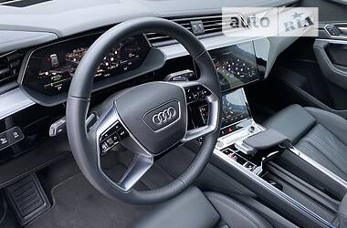 Позашляховик / Кросовер Audi e-tron 2022 в Києві